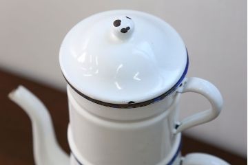 アンティーク雑貨　ジャンク品　フランスアンティーク  ホーロー製 ティーポット(2)(コーヒーポット)