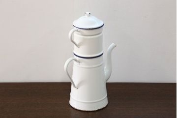 アンティーク雑貨　ジャンク品　フランスアンティーク  ホーロー製 ティーポット(2)(コーヒーポット)
