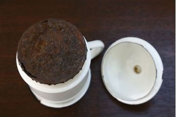 アンティーク雑貨　ジャンク品　フランスアンティーク  ホーロー製 ティーポット(2)(コーヒーポット)