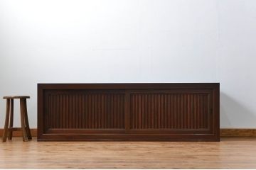 アンティーク家具　アンティーク 前面総欅材 縦桟引き戸の時代箪笥ローボード(水屋箪笥、テレビボード、テレビ台、キャビネット、収納棚)