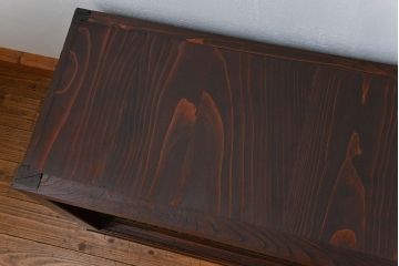 アンティーク家具　アンティーク 前面総欅材 縦桟引き戸の時代箪笥ローボード(水屋箪笥、テレビボード、テレビ台、キャビネット、収納棚)