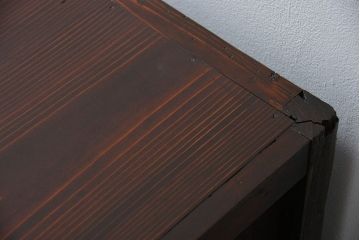 アンティーク家具　アンティーク 前面総欅材 縦桟引き戸の時代箪笥ローボード(水屋箪笥、テレビボード、テレビ台、キャビネット、収納棚)