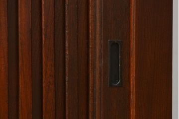 アンティーク家具　アンティーク 前面総欅材 縦桟引き戸の時代箪笥ローボード(水屋箪笥、テレビボード、テレビ台、キャビネット、収納棚)