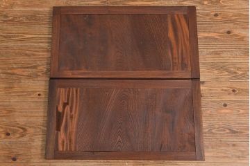 アンティーク家具　アンティーク 前面総欅材 縦桟引き戸の時代箪笥ローボード(水屋箪笥、テレビボード、テレビ台、キャビネット、収納棚)