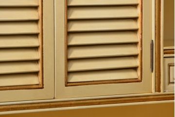 中古 スペインビンテージ エキゾチック キャビネット(カップボード)