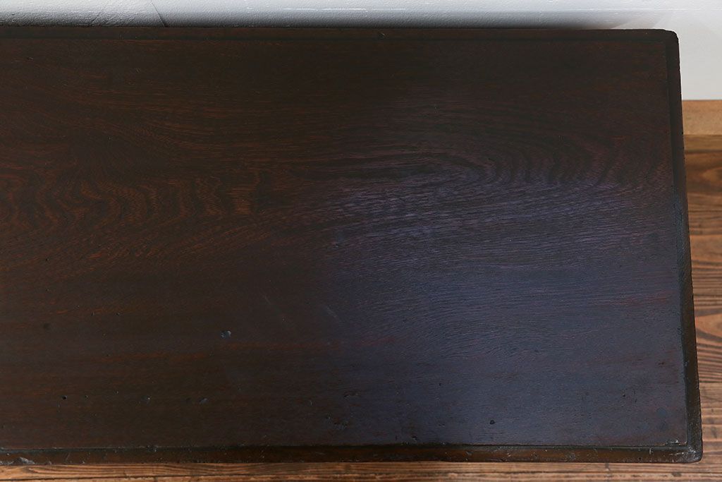 アンティーク家具　アンティーク 古い栓材の上質なローボード(テレビボード)