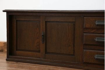 アンティーク家具　アンティーク 古い栓材の上質なローボード(テレビボード)