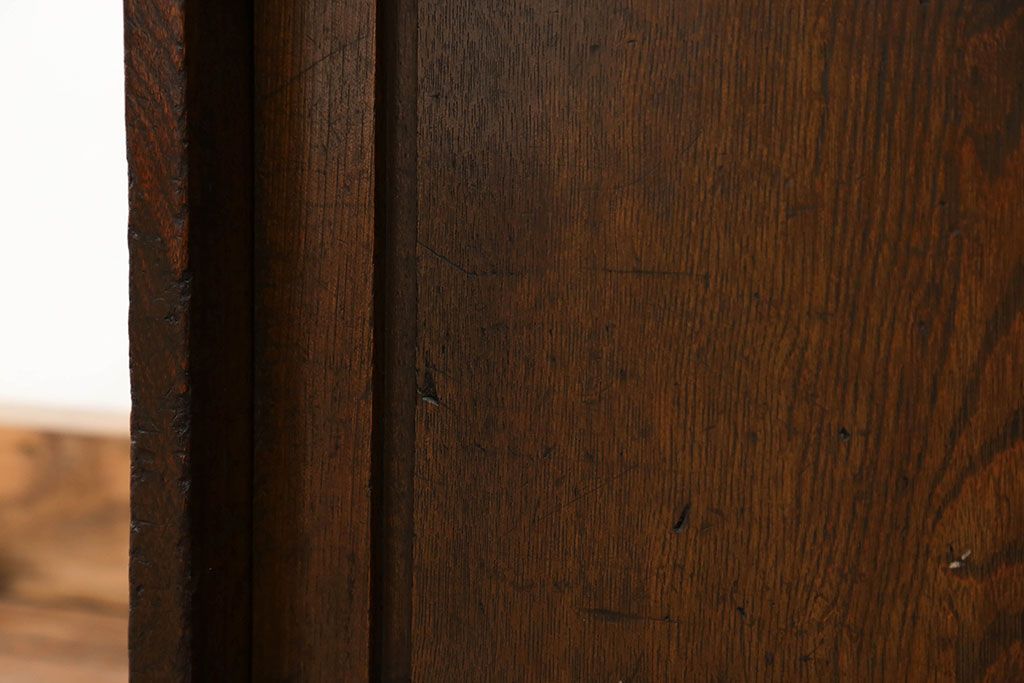 アンティーク家具　アンティーク 古い栓材の上質なローボード(テレビボード)