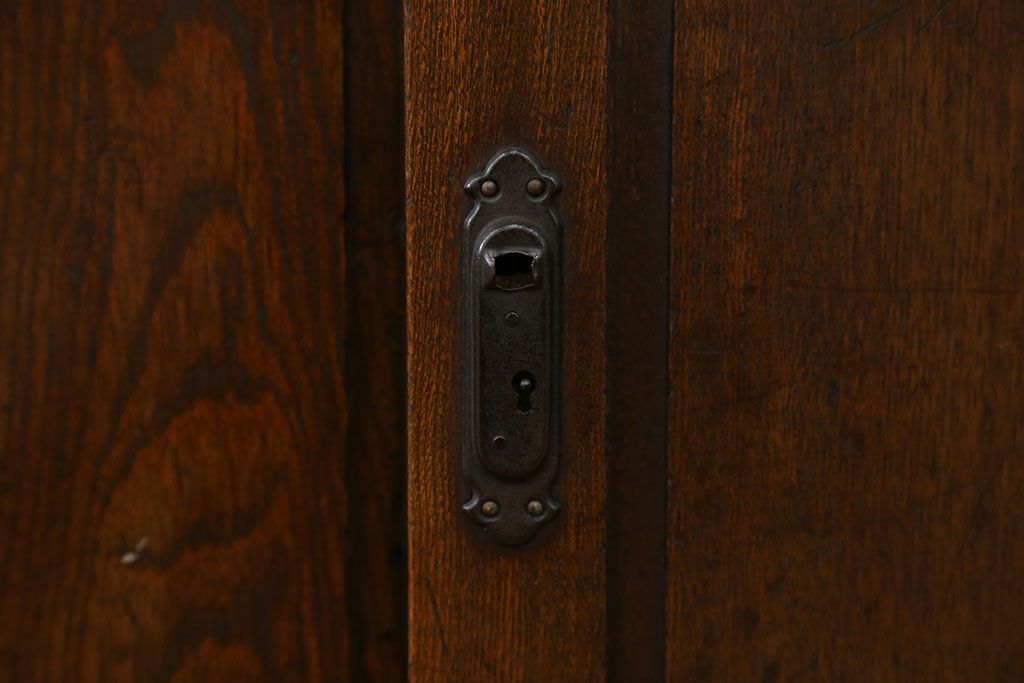 アンティーク家具　アンティーク 古い栓材の上質なローボード(テレビボード)