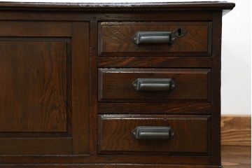 アンティーク家具　アンティーク 古い栓材の上質なローボード(テレビボード)