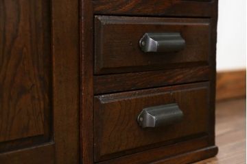 アンティーク家具　アンティーク 古い栓材の上質なローボード(テレビボード)