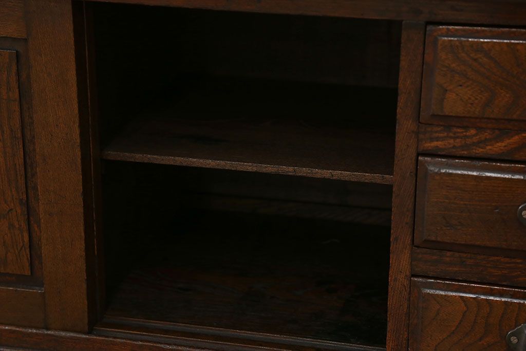 アンティーク家具　アンティーク 古い栓材の上質なローボード(テレビボード)