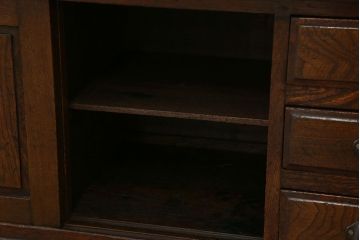 アンティーク家具　アンティーク 古い栓材の上質なローボード(テレビボード)