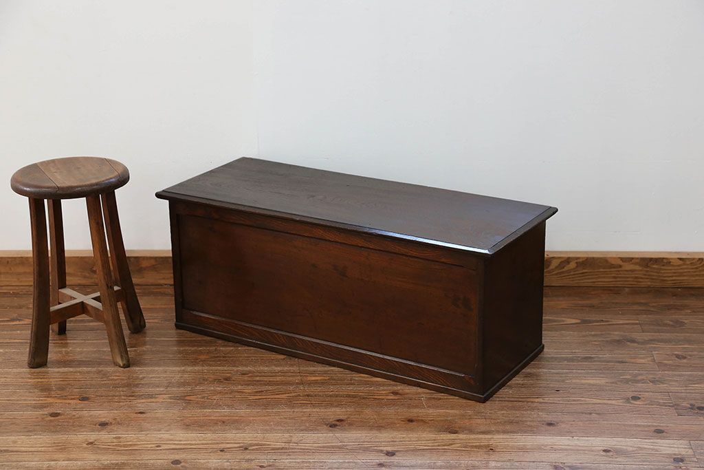 アンティーク家具　アンティーク 古い栓材の上質なローボード(テレビボード)