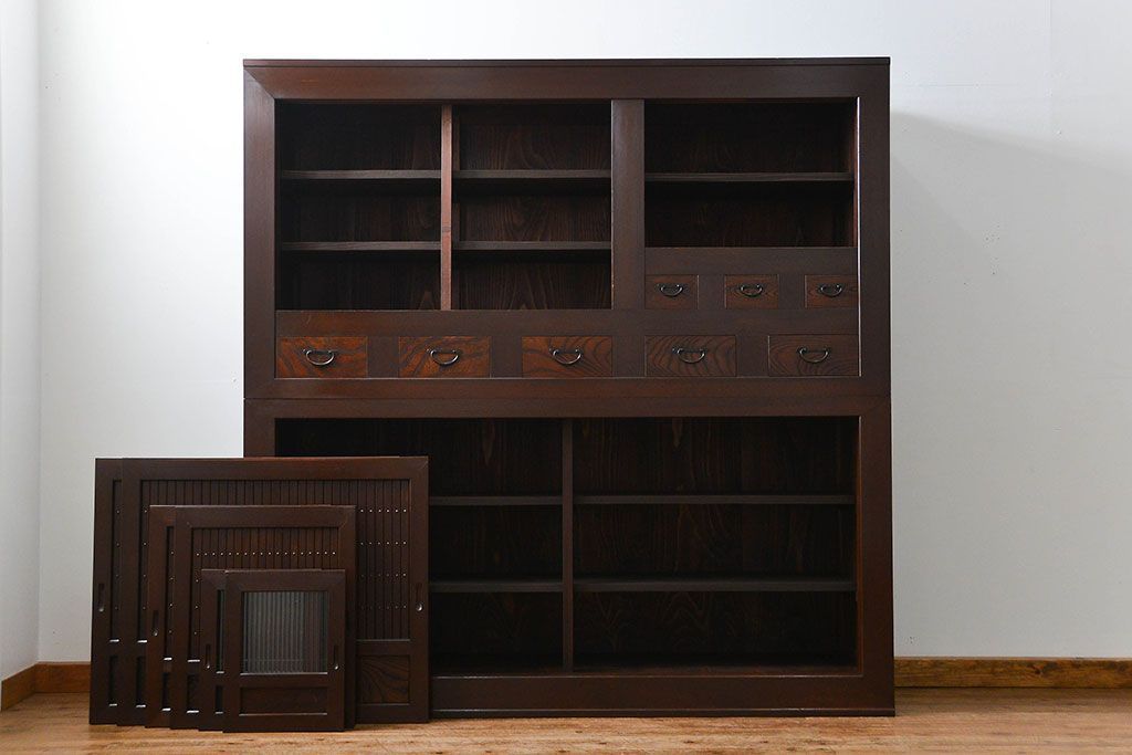 アンティーク家具　古民具・骨董 モダンで上質な背の高い六尺水屋箪笥(食器棚、収納棚)