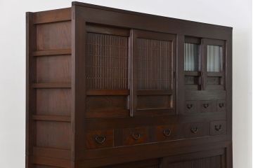 アンティーク家具　古民具・骨董 モダンで上質な背の高い六尺水屋箪笥(食器棚、収納棚)