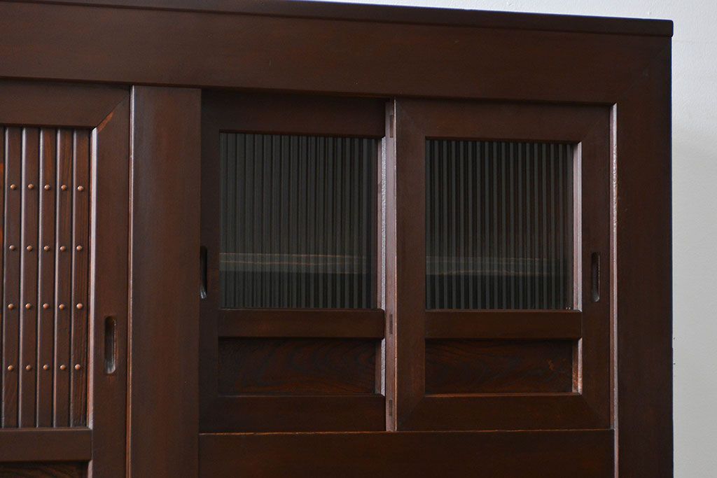 アンティーク家具　古民具・骨董 モダンで上質な背の高い六尺水屋箪笥(食器棚、収納棚)