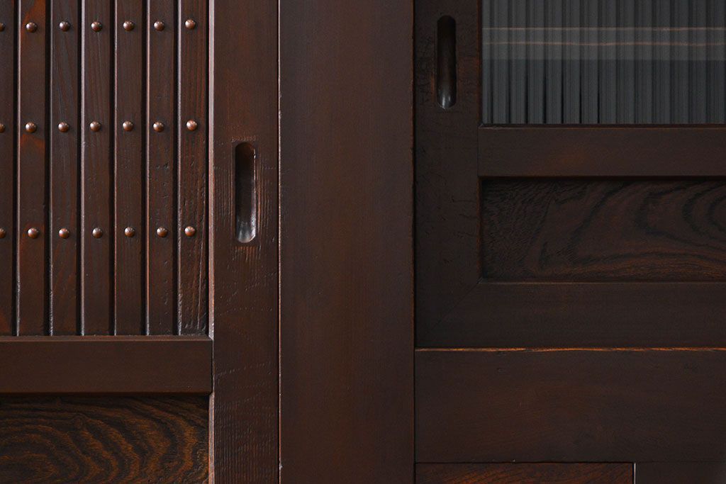 アンティーク家具　古民具・骨董 モダンで上質な背の高い六尺水屋箪笥(食器棚、収納棚)