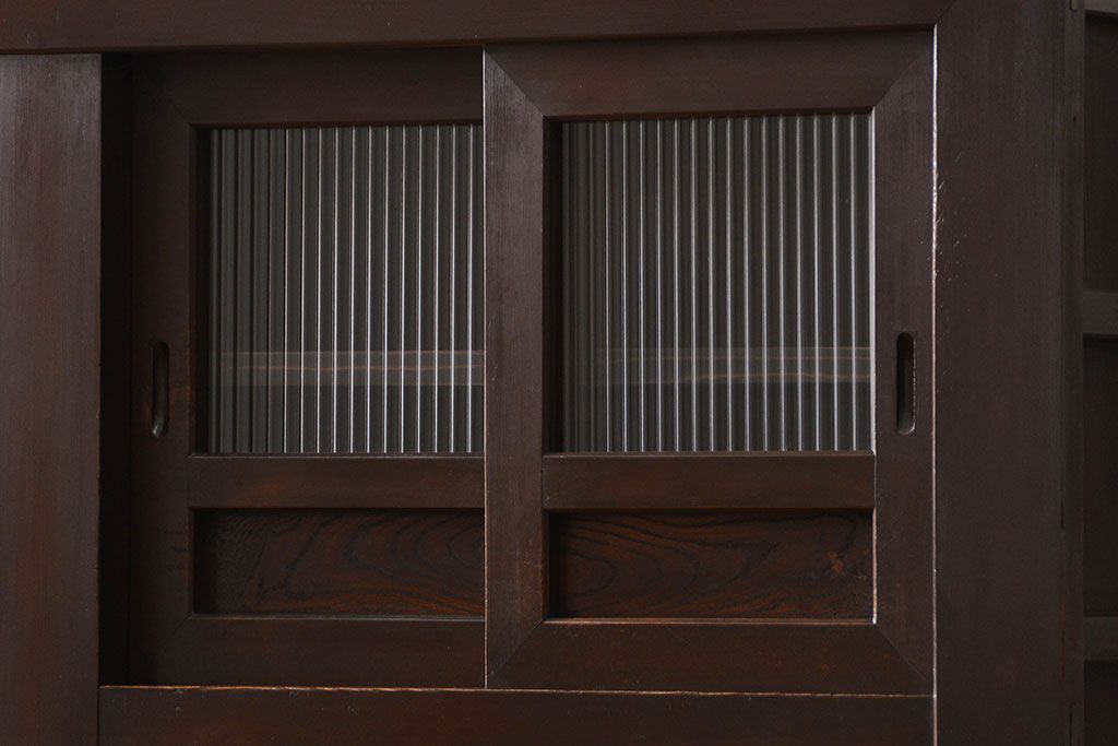 アンティーク家具　古民具・骨董 モダンで上質な背の高い六尺水屋箪笥(食器棚、収納棚)