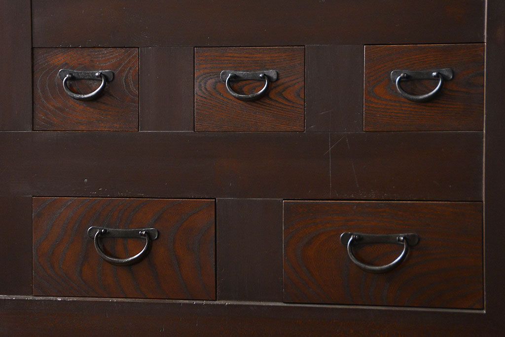 アンティーク家具　古民具・骨董 モダンで上質な背の高い六尺水屋箪笥(食器棚、収納棚)