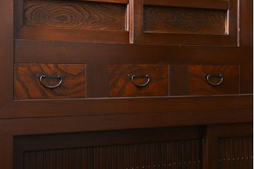 アンティーク家具　古民具・骨董 モダンで上質な背の高い六尺水屋箪笥(食器棚、収納棚)