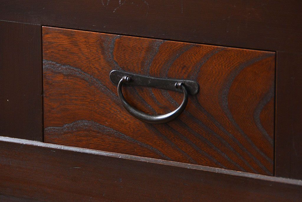 アンティーク家具　古民具・骨董 モダンで上質な背の高い六尺水屋箪笥(食器棚、収納棚)