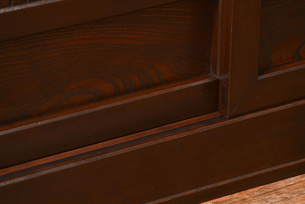 アンティーク家具　古民具・骨董 モダンで上質な背の高い六尺水屋箪笥(食器棚、収納棚)