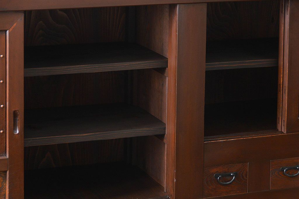 アンティーク家具　古民具・骨董 モダンで上質な背の高い六尺水屋箪笥(食器棚、収納棚)