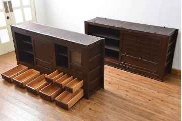 アンティーク家具　古民具・骨董 モダンで上質な背の高い六尺水屋箪笥(食器棚、収納棚)