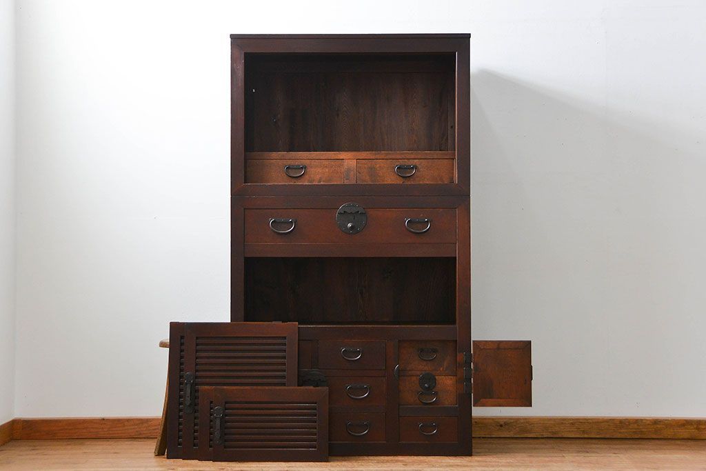 アンティーク家具　古民具・骨董 分厚い金具の美濃帳場箪笥