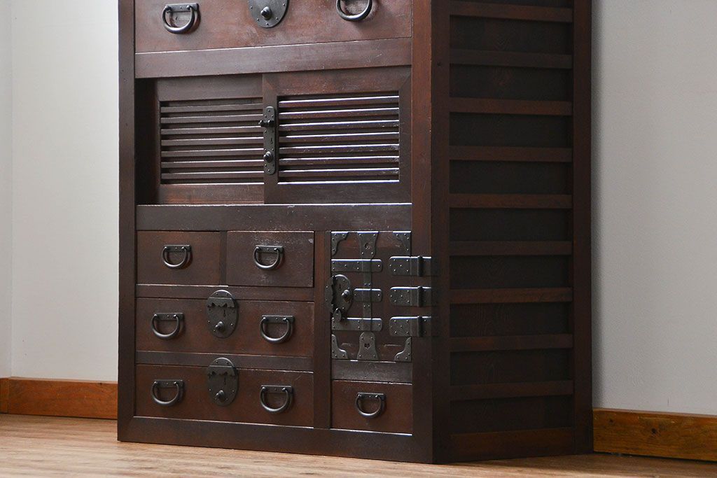 アンティーク家具　古民具・骨董 分厚い金具の美濃帳場箪笥