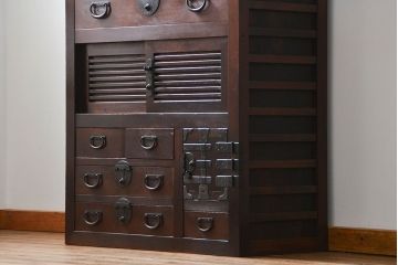 アンティーク家具　古民具・骨董 分厚い金具の美濃帳場箪笥