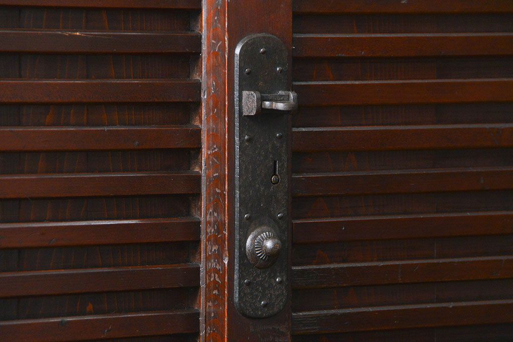 アンティーク家具　古民具・骨董 分厚い金具の美濃帳場箪笥