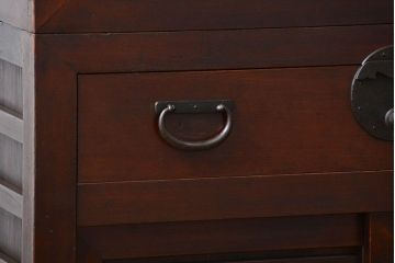 アンティーク家具　古民具・骨董 分厚い金具の美濃帳場箪笥