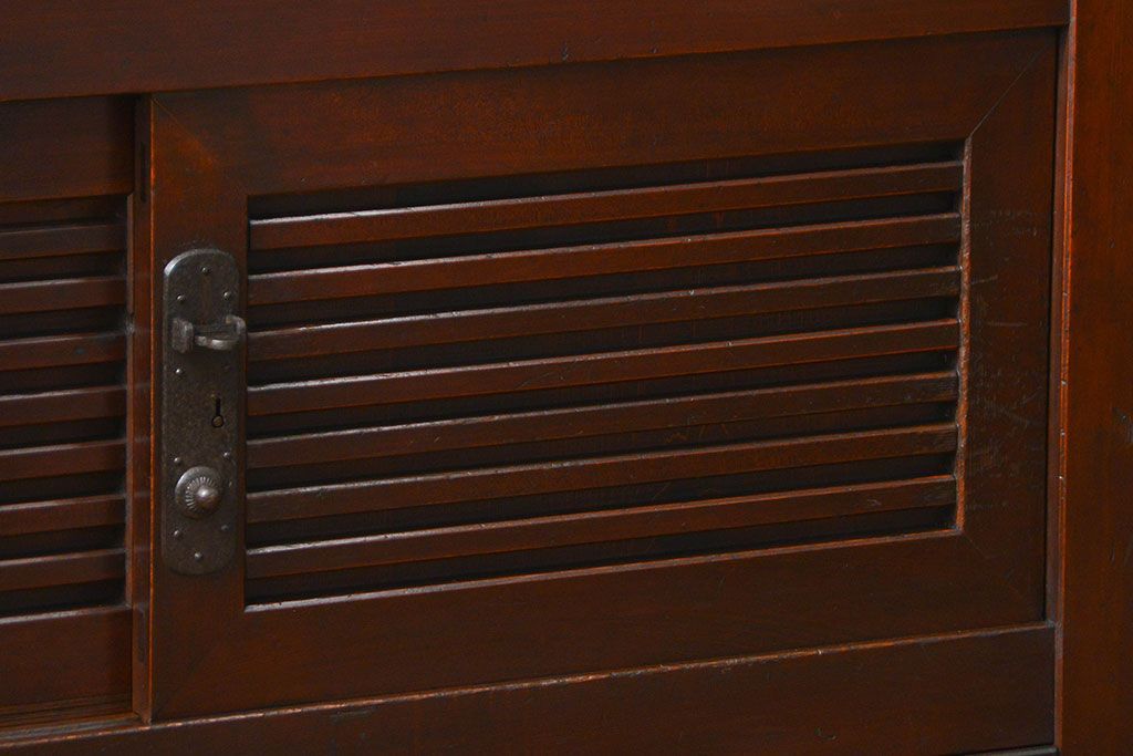 アンティーク家具　古民具・骨董 分厚い金具の美濃帳場箪笥