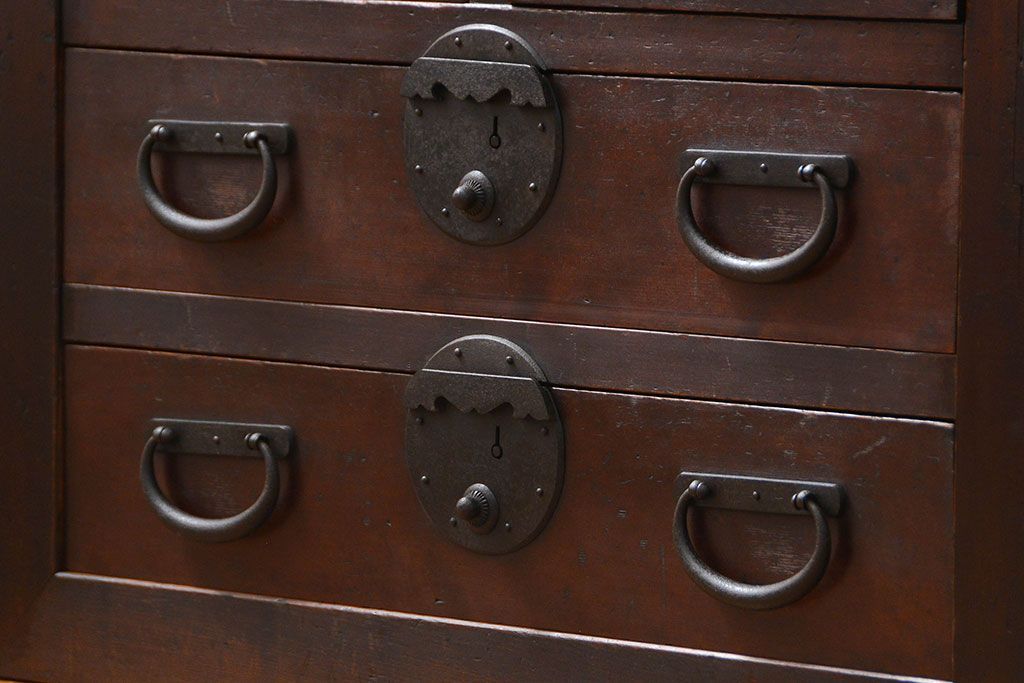 アンティーク家具　古民具・骨董 分厚い金具の美濃帳場箪笥