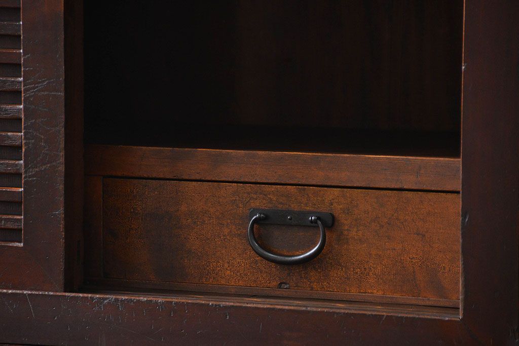 アンティーク家具　古民具・骨董 分厚い金具の美濃帳場箪笥