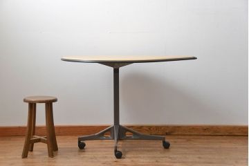 中古美品　ハーマン・ミラー　ティアドロップテーブル