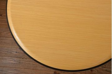 中古美品　ハーマン・ミラー　ティアドロップテーブル