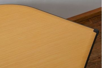 中古美品　ハーマン・ミラー　ティアドロップテーブル