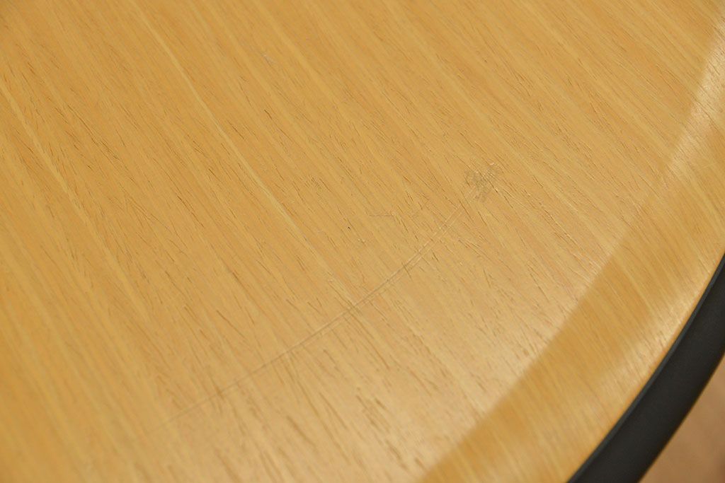 中古美品　ハーマン・ミラー　ティアドロップテーブル