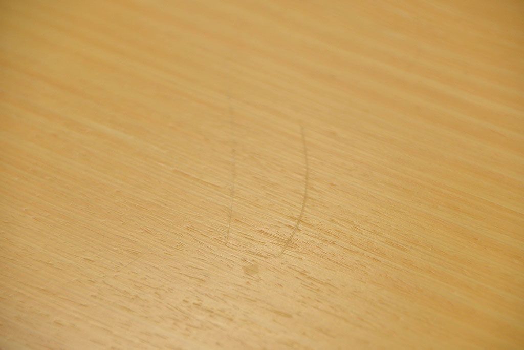 中古美品　ハーマン・ミラー　ティアドロップテーブル