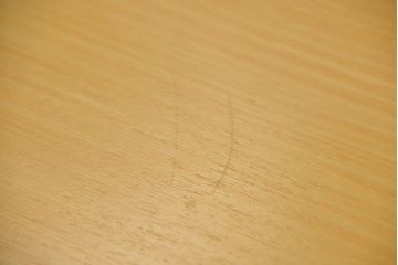 中古美品　ハーマン・ミラー　ティアドロップテーブル