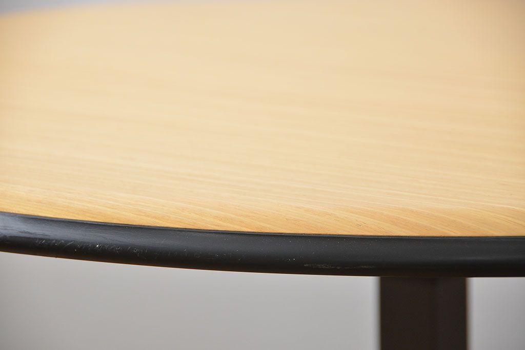 中古美品　ハーマン・ミラー　ティアドロップテーブル