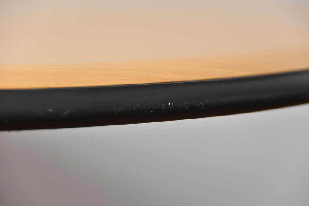 中古美品　ハーマン・ミラー　ティアドロップテーブル