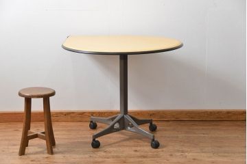 中古美品　ハーマン・ミラー　ティアドロップテーブル