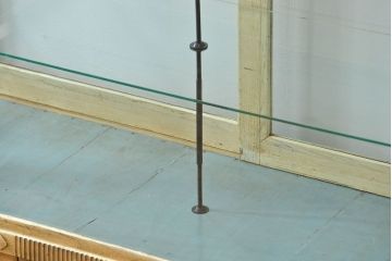 アンティーク家具 アンティーク 味のあるペンキのはげた大きなガラスケース(ショーケース)