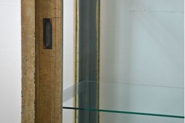 アンティーク家具 アンティーク 味のあるペンキのはげた大きなガラスケース(ショーケース)