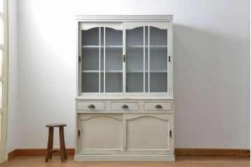 アンティーク家具　アンティークペイント　大きな二段重ねキャビネット(食器棚、収納棚)