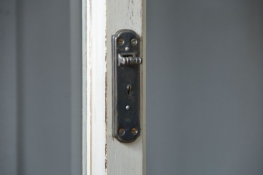 アンティーク家具　アンティークペイント　大きな二段重ねキャビネット(食器棚、収納棚)